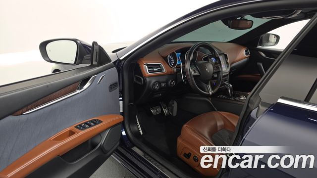 Maserati Ghibli 3.0 Diesel GranLusso 3rd 2019 — фото 10