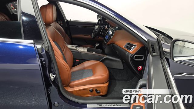 Maserati Ghibli 3.0 Diesel GranLusso 3rd 2019 — фото 26