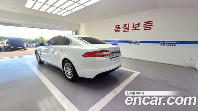 Jaguar XF 2.2D Luxury X250 2015 — фото 5