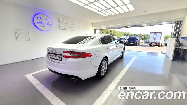Jaguar XF 2.2D Luxury X250 2015 — фото 7