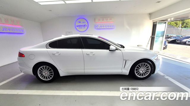 Jaguar XF 2.2D Luxury X250 2015 — фото 8