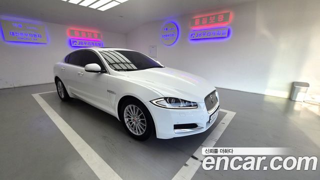 Jaguar XF 2.2D Luxury X250 2015 — фото 9