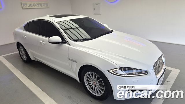 Jaguar XF 2.2D Luxury X250 2015 — фото 15