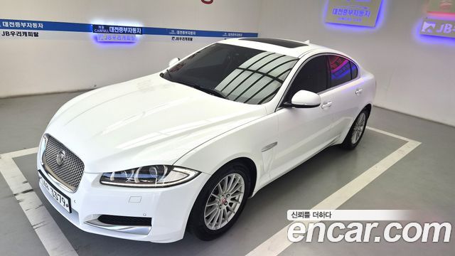 Jaguar XF 2.2D Luxury X250 2015 — фото 16
