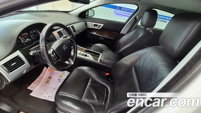 Jaguar XF 2.2D Luxury X250 2015 — фото 23