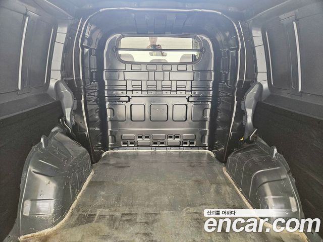 Hyundai Staria Cargo 5-Seater Smart 2023 — фото 23