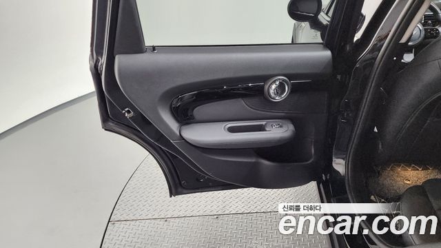 MINI Cooper Clubman Classic Plus Lite 2nd 2023 — фото 25
