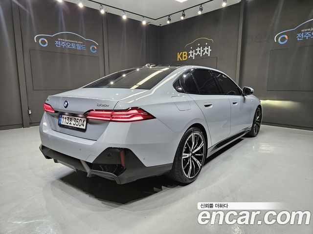 BMW 5 Series (G60) 530i xDrive M Sport 2025 — фото 2
