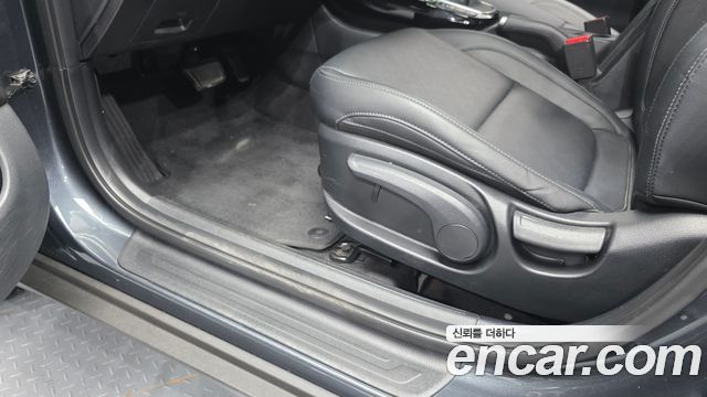 Kia Seltos Gasoline 1.6 Turbo 2WD Prestige 2023 — фото 36