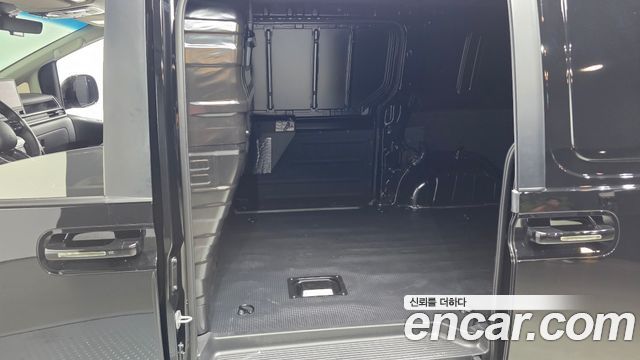 Hyundai Staria HEV 1.6T Cargo 2-Seater Modern 2026 — фото 32