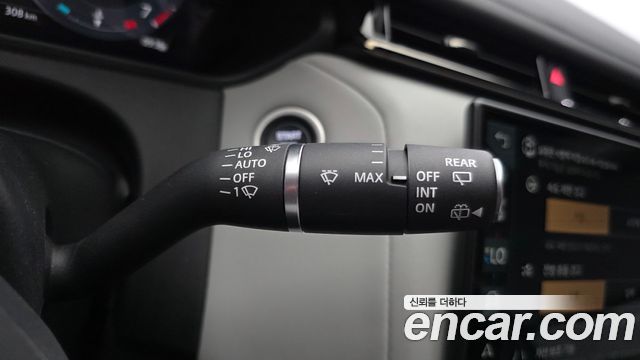 Land Rover Range Rover Velar 2.0 P250 Dynamic SE 2026 — фото 16