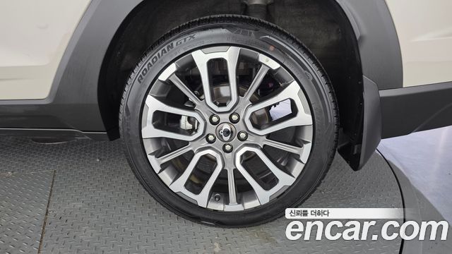 KG Mobility (SsangYong) Torres Gasoline 1.5 2WD TV7 2025 — фото 21