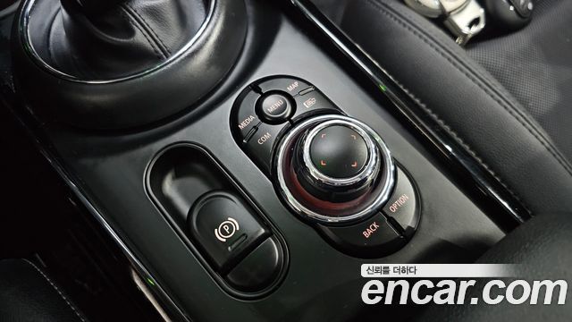 MINI Cooper Clubman Classic 2nd 2024 — фото 32