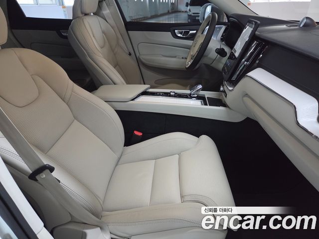 Volvo XC60 (II) T8 Ultra Bright 2026 — фото 10