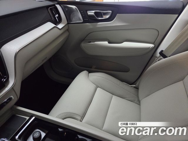 Volvo XC60 (II) T8 Ultra Bright 2026 — фото 16