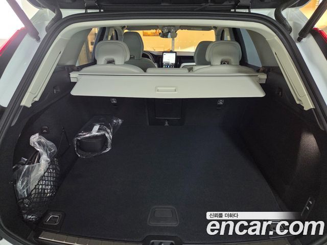 Volvo XC60 (II) T8 Ultra Bright 2026 — фото 24