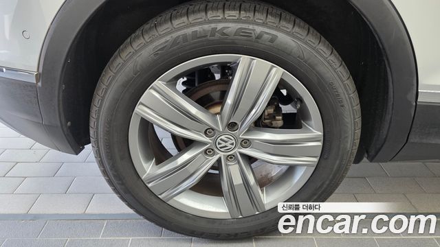 Volkswagen Tiguan (II) 2.0 TDI 4Motion Prestige 2018 — фото 5