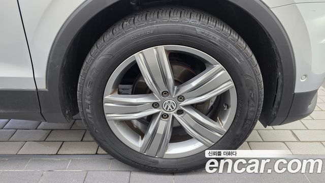 Volkswagen Tiguan (II) 2.0 TDI 4Motion Prestige 2018 — фото 21