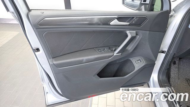 Volkswagen Tiguan (II) 2.0 TDI 4Motion Prestige 2018 — фото 24