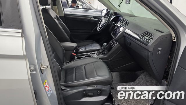 Volkswagen Tiguan (II) 2.0 TDI 4Motion Prestige 2018 — фото 26
