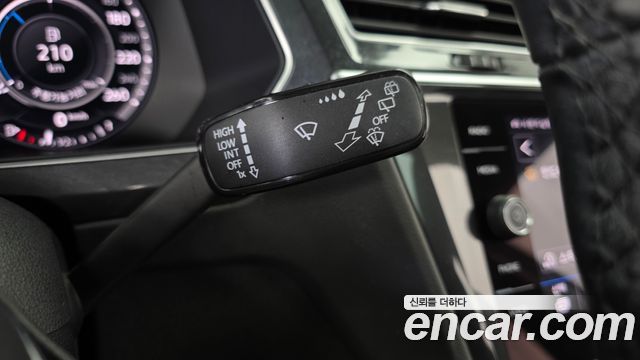 Volkswagen Tiguan (II) 2.0 TDI 4Motion Prestige 2018 — фото 33