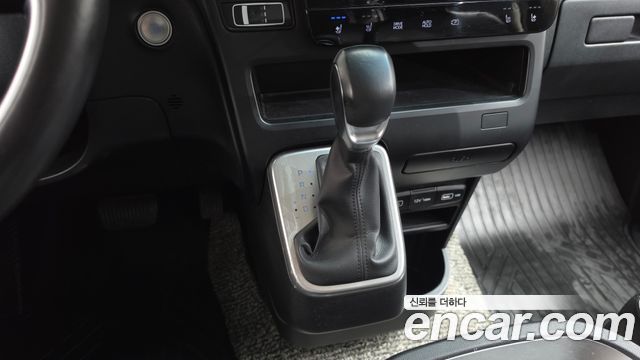 Hyundai Staria Cargo 5-Seater Modern 2022 — фото 9