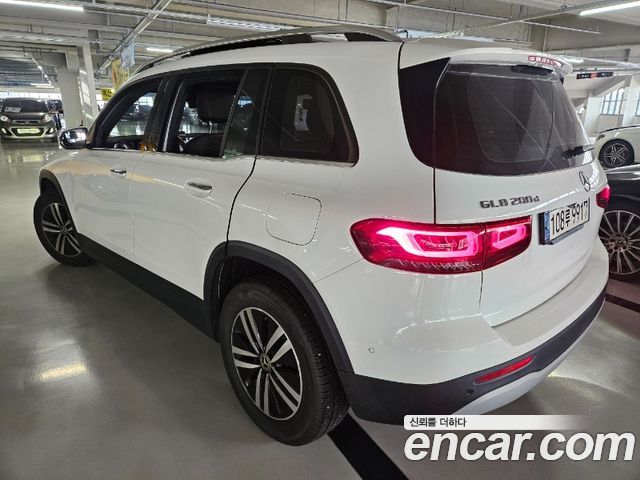 Mercedes-Benz GLB-Class (X247) GLB200 d 2021 — фото 3