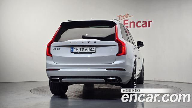 Volvo XC90 (II) T8 R-Design Hybrid 2021 — фото 4