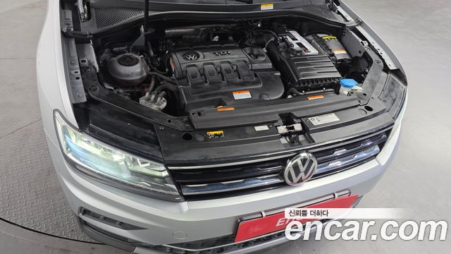 Volkswagen Tiguan (II) 2.0 TDI Premium 2018 — фото 6