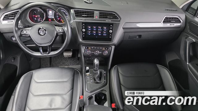 Volkswagen Tiguan (II) 2.0 TDI Premium 2018 — фото 7