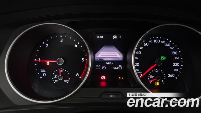 Volkswagen Tiguan (II) 2.0 TDI Premium 2018 — фото 8
