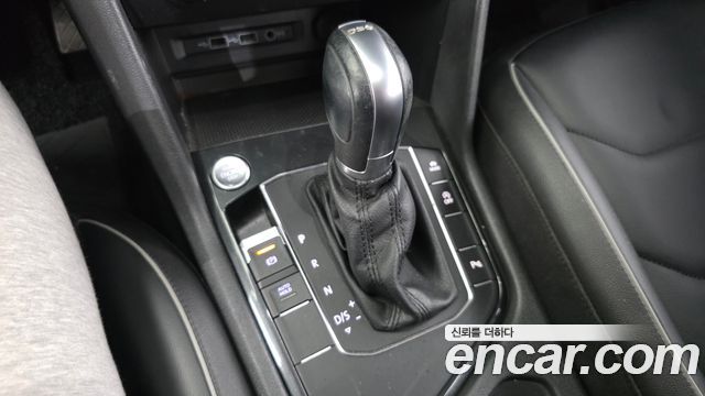 Volkswagen Tiguan (II) 2.0 TDI Premium 2018 — фото 9