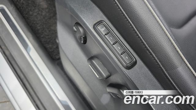 Volkswagen Tiguan (II) 2.0 TDI Premium 2018 — фото 14