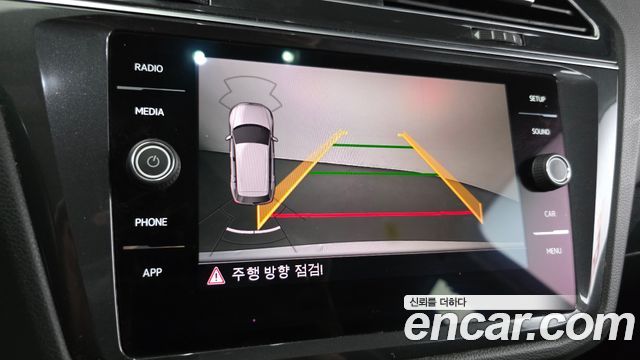 Volkswagen Tiguan (II) 2.0 TDI Premium 2018 — фото 16