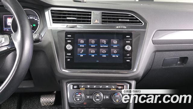 Volkswagen Tiguan (II) 2.0 TDI Premium 2018 — фото 19