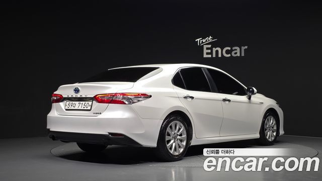 Toyota Camry (XV70) 2.5 LE Hybrid 2019 — фото 2