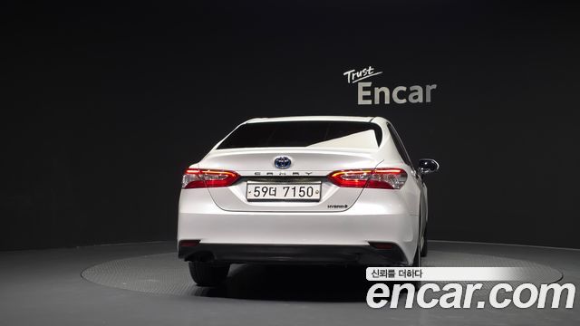 Toyota Camry (XV70) 2.5 LE Hybrid 2019 — фото 4