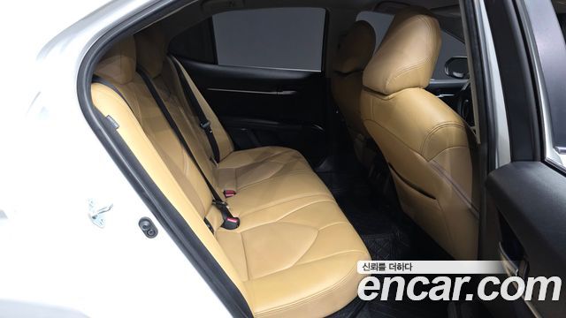 Toyota Camry (XV70) 2.5 LE Hybrid 2019 — фото 12