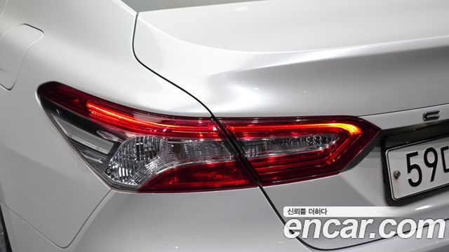 Toyota Camry (XV70) 2.5 LE Hybrid 2019 — фото 23