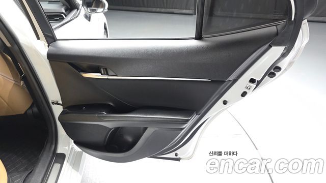 Toyota Camry (XV70) 2.5 LE Hybrid 2019 — фото 25