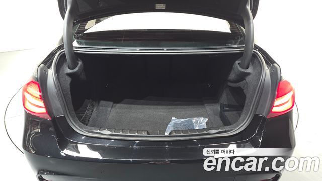 BMW 3 Series (F30) 320i M Sport Shadow 2018 — фото 17
