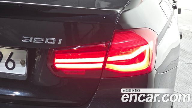 BMW 3 Series (F30) 320i M Sport Shadow 2018 — фото 23