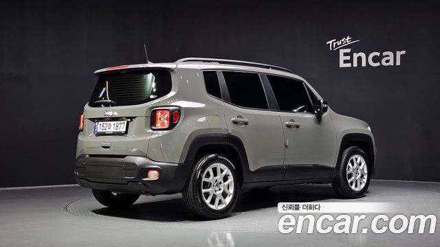 Jeep Renegade 1.3 Longitude 2022 — фото 2
