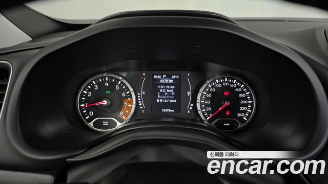 Jeep Renegade 1.3 Longitude 2022 — фото 8