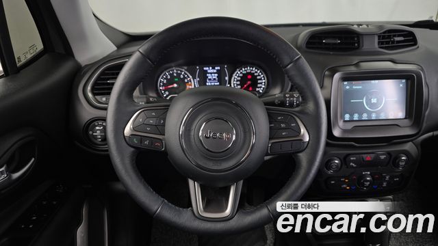 Jeep Renegade 1.3 Longitude 2022 — фото 14