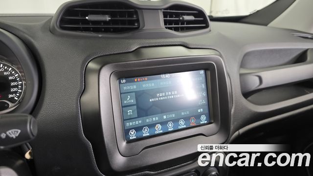Jeep Renegade 1.3 Longitude 2022 — фото 15