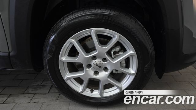 Jeep Renegade 1.3 Longitude 2022 — фото 21
