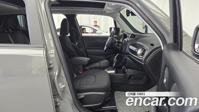 Jeep Renegade 1.3 Longitude 2022 — фото 26