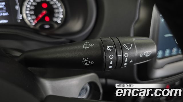 Jeep Renegade 1.3 Longitude 2022 — фото 30