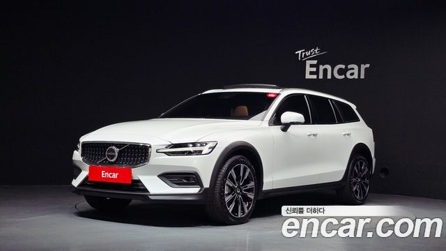 Volvo V60 Cross Country (II) B5 Ultra AWD